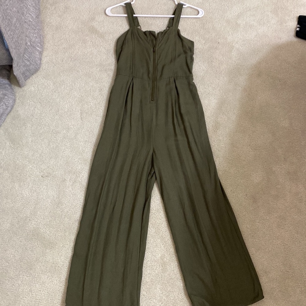 Cute Olive Jumper with Buckles and Zipper front